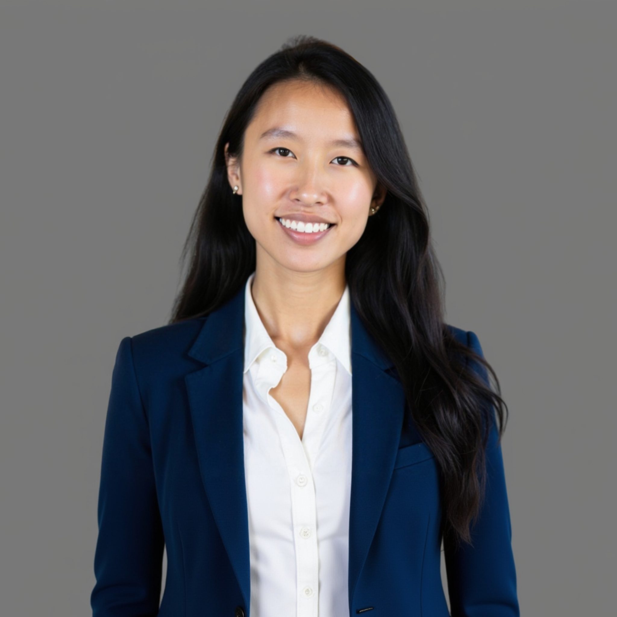 Scarlett He - Headshot